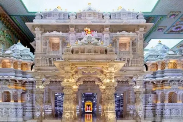 VIDEO| ಈ ಮುಸ್ಲಿಂ ದೇಶದಲ್ಲಿ ನಿರ್ಮಾಣವಾದ ಮೊದಲ ಹಿಂದೂ ದೇವಾಲಯ…ಇದರ ವಿಶೇಷತೆ ಏನು ಗೊತ್ತಾ?