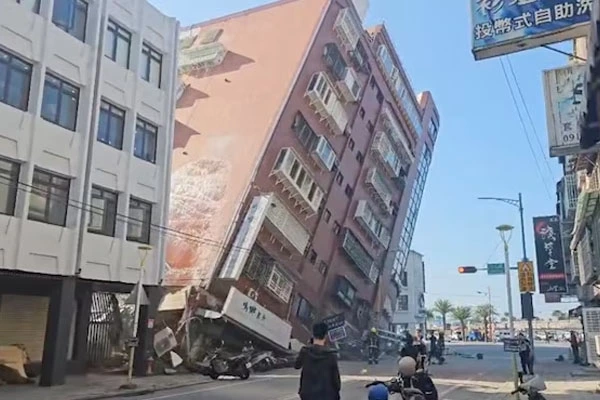 earthquakes hit Taiwan