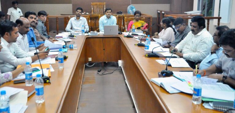 koppal dc meeting about water problem with officers