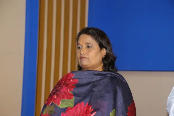Congress candidate Geetha shivaraj kumar
